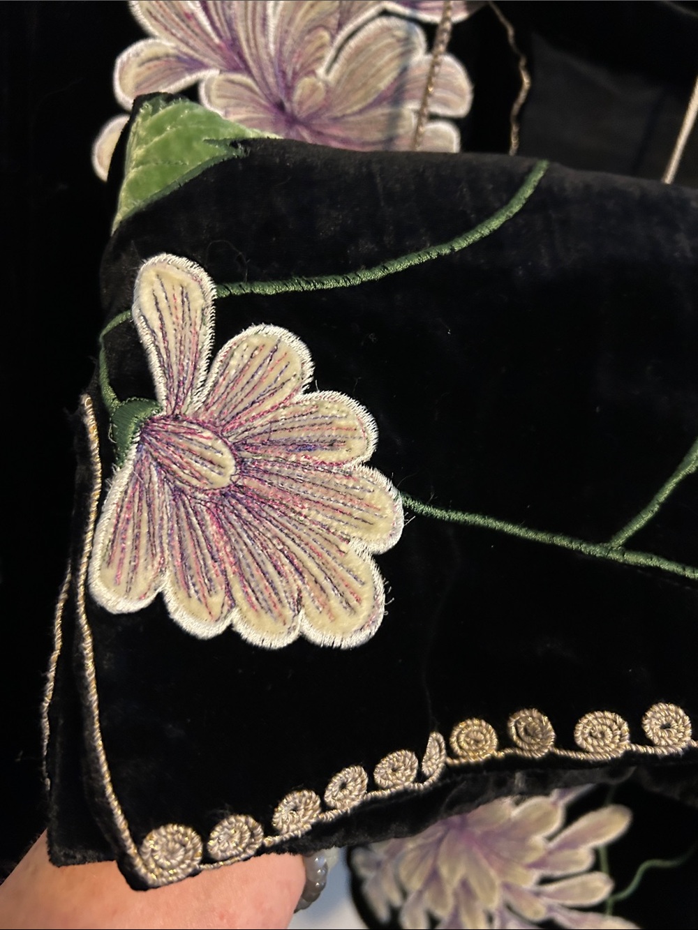 🌼CU Purple Haze embroidered Velvet Tunic L - Picture 9 of 12